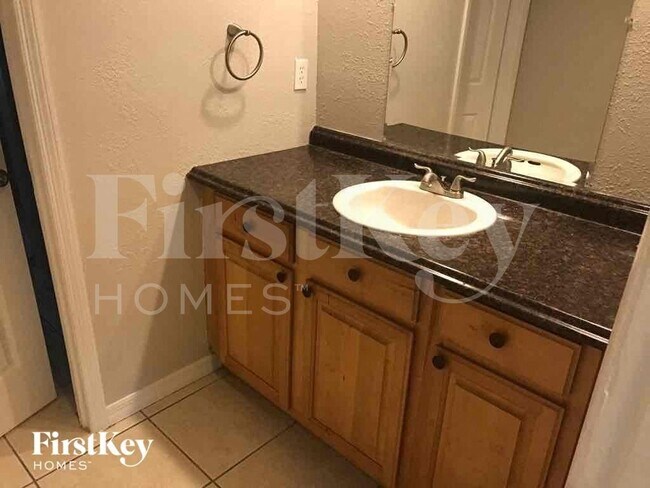 Foto del edificio - 617 Fisher Ct