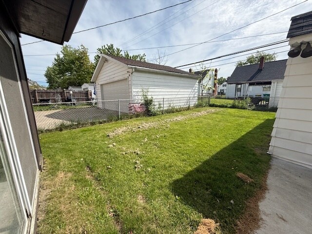 Foto del edificio - 5533 Beechwood Ave
