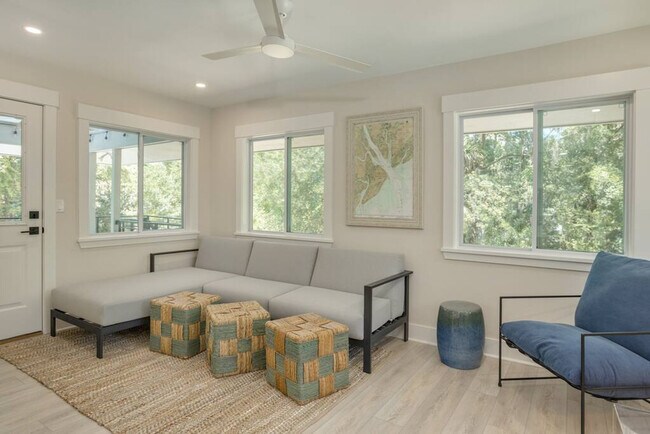 Foto del edificio - 1 Laurel Ln