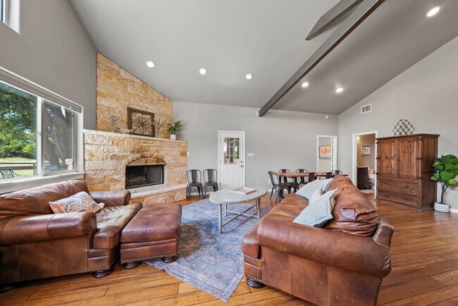 Foto del edificio - 1740 W Live Oak St