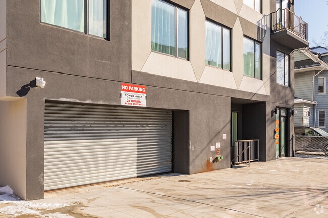 Building Photo - 1565 New York Ave