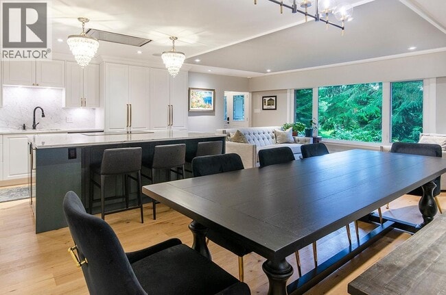 Building Photo - 3091 Royal Ave