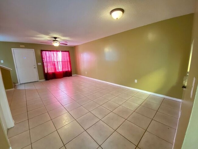 Building Photo - 1605 Shady Ridge Ct