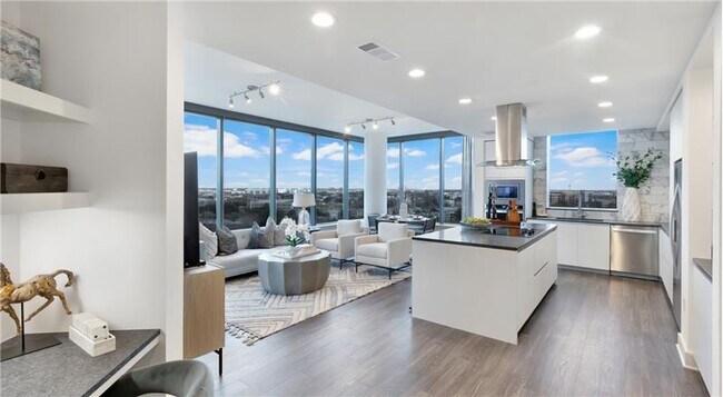 Foto del edificio - 300 1/2 W 5th St