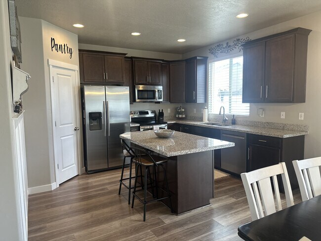Foto del edificio - 267 Quartz Rd