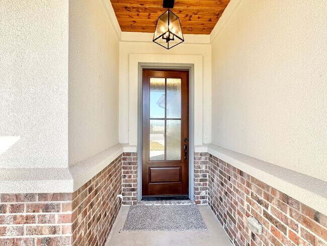 Foto del edificio - Viewable Now By Appointment!