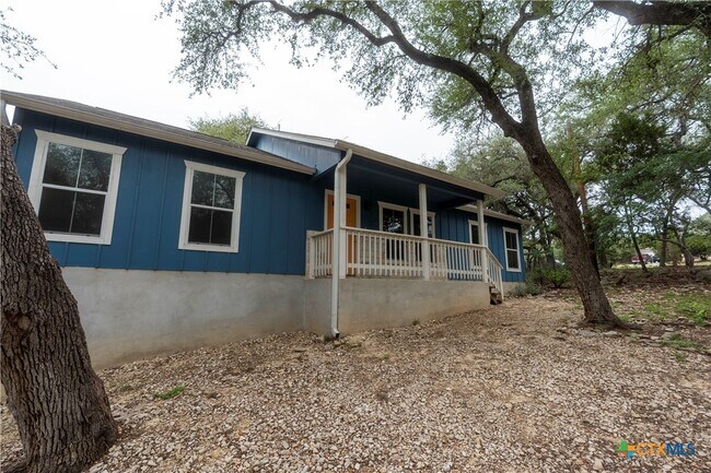 Foto del edificio - 1015 Twin Deer Ln