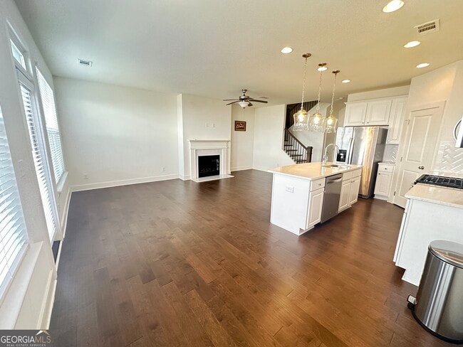 Building Photo - 62 Garrison Dr