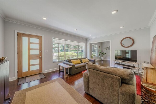 Building Photo - 1920 W Forrest Ave