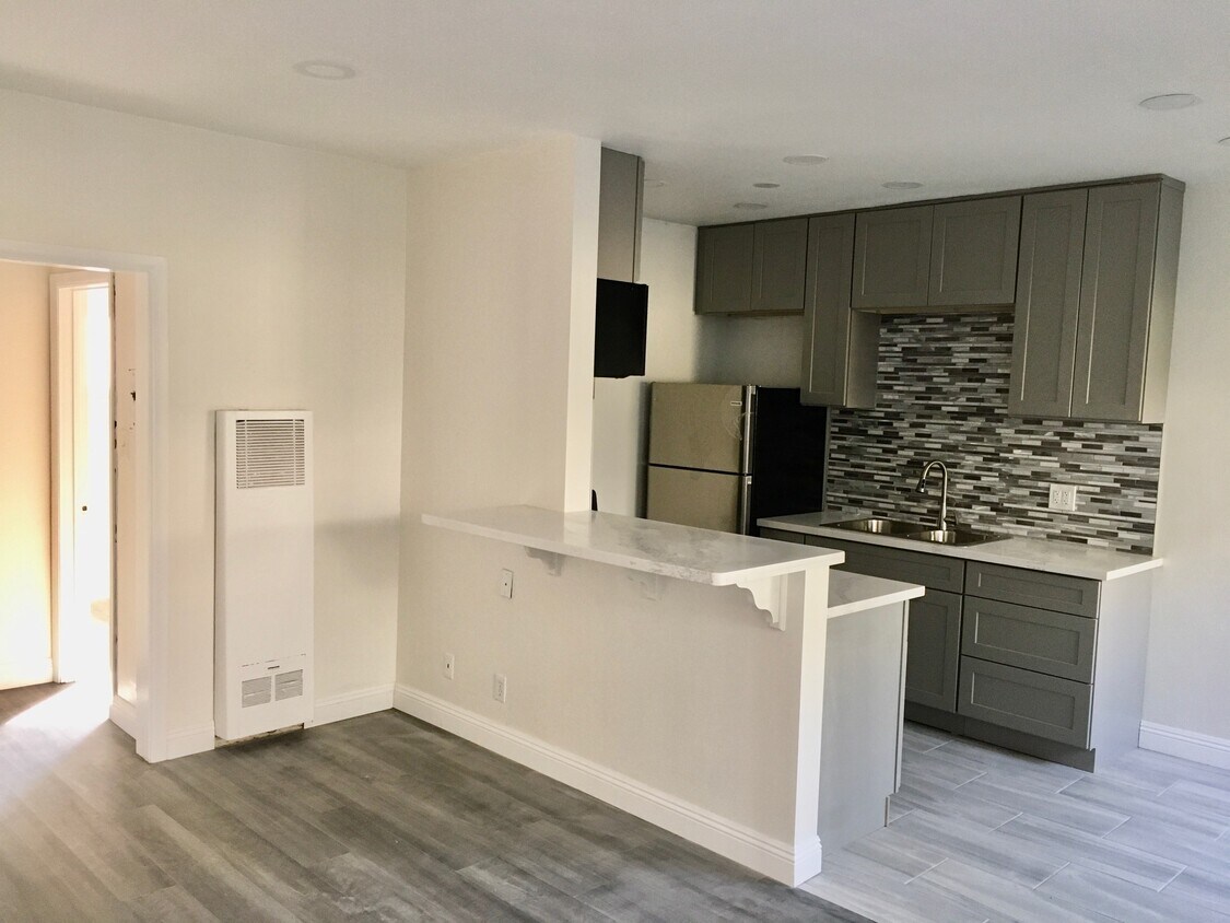 Kitchen - 1650 Redondo Ave