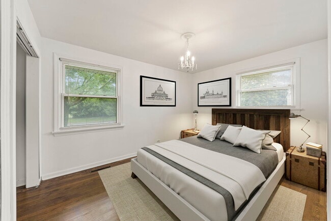 Building Photo - 4500 S Oak Park Ave