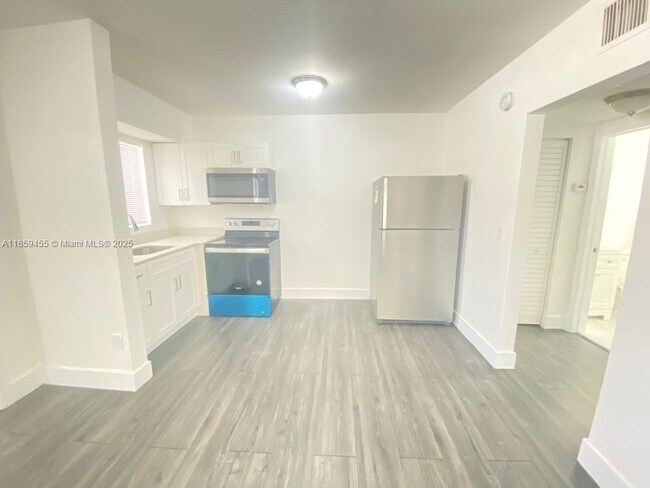 Foto del edificio - 2150 NW 24th St