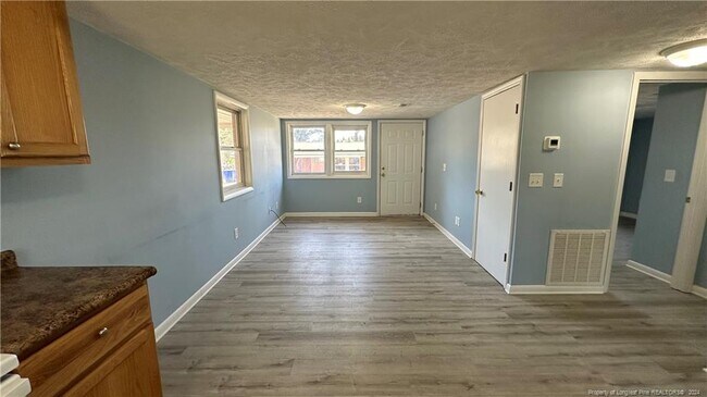 Building Photo - 822 Ridge Rd