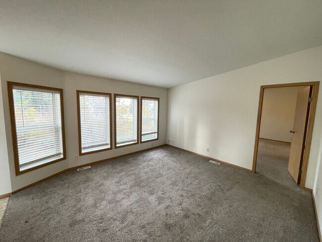 Foto del edificio - 1780 N Pinewood Ct