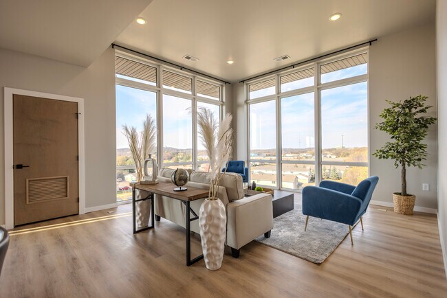 Building Photo - 1233 West Hamilton Avenue