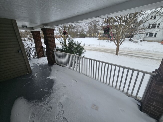 Building Photo - 931 Helmsdale Rd