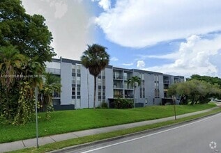 Building Photo - 210 Fontainebleau Blvd
