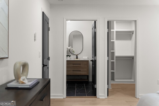 Building Photo - 1180 Fleming St