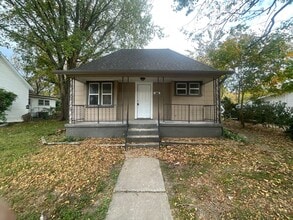 Building Photo - 2044 N Fremont Ave
