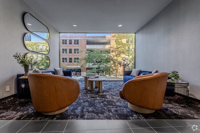 Lobby - Continental Tower