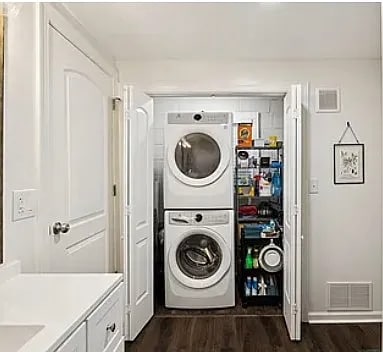 W/D Included - 819 Woodside St