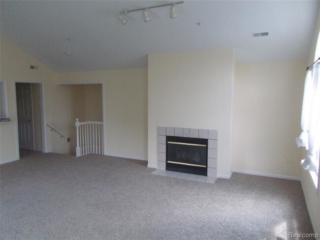 Building Photo - 28385 Carlton Way Dr