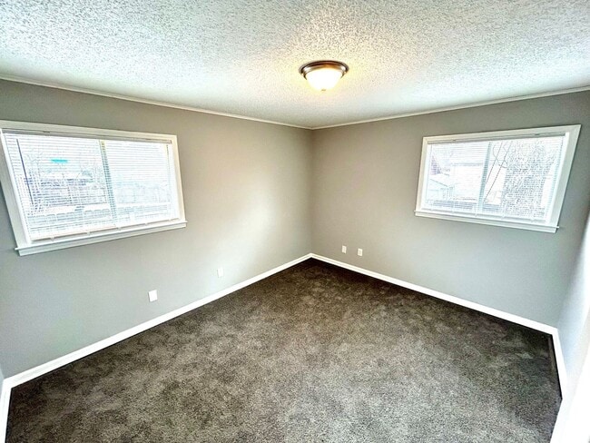 Foto del edificio - 5315 Yale Rd