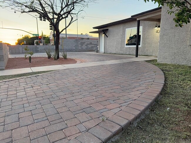 Circular paved driveway - 402 E 1st St
