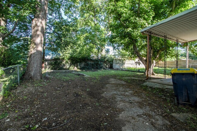 Building Photo - Move fast on this one. Apply within 24 hours of your showing and lock in $250 off your monthly re...