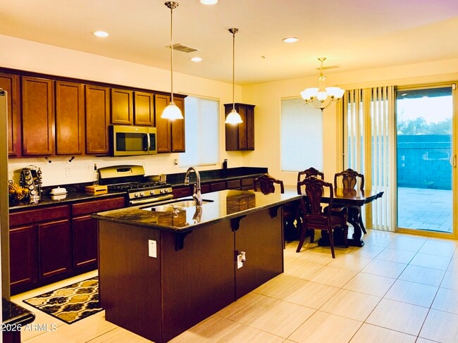 Building Photo - 9233 W Dreyfus Dr