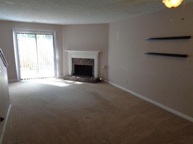Building Photo - Hot Smyrna location! Will not last! 2 bed/...