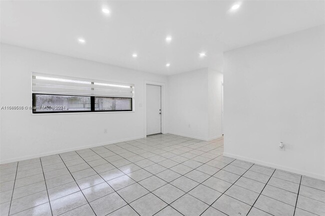 Building Photo - 13240 SW 17th Ln