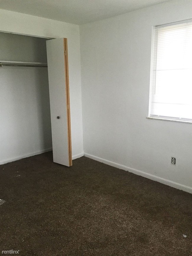 Building Photo - 2 br, 1 bath House - 5108 Ocala Dr