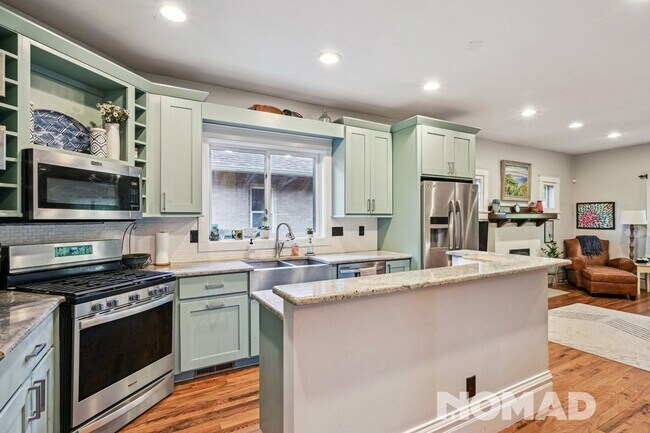 Foto del edificio - Charming Furnished 4-Bedroom Home in Denve...