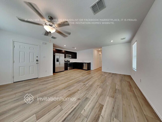 Foto del edificio - 412 Br Vlg Wy