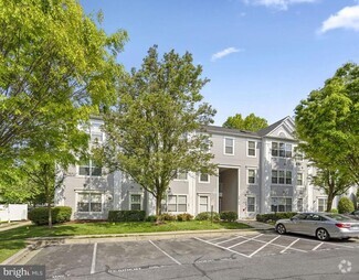 Building Photo - 14200 Valleyfield Dr