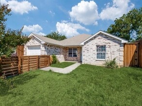 Building Photo - 1951 Bayside St