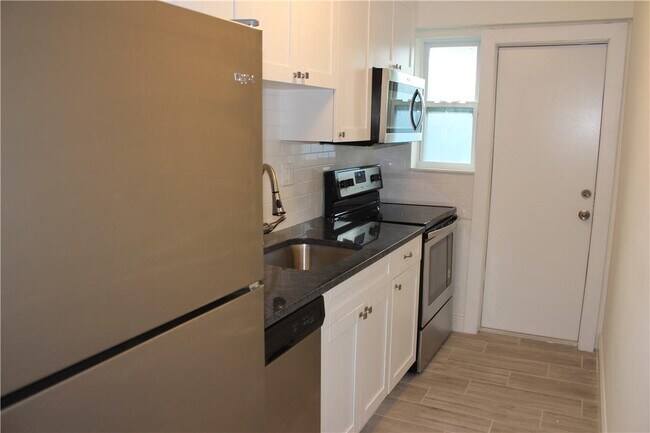 Building Photo - 4312 Sea Grape Dr