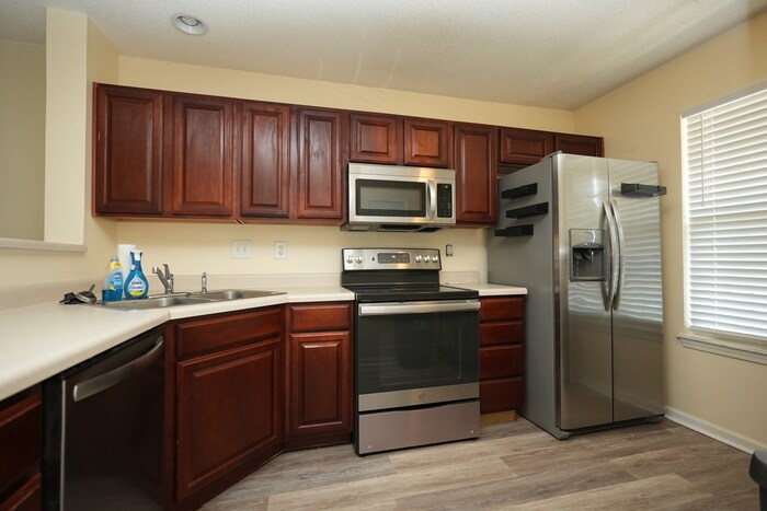 Foto principal - Beautiful 2BR/2BA Home on Rudolph Rd!