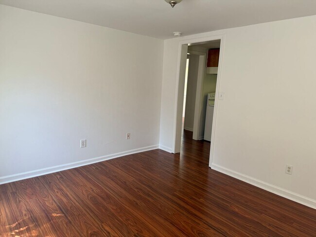 Foto del edificio - Maryville 37804 - 1 bedroom, bath in duplex, bottom unit - Contact Sharon Arnwine (865) 313-7215