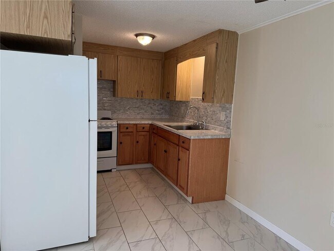 Foto del edificio - 7500 Beckers Ln