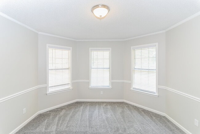Foto del edificio - 2969 Forest Edge Dr