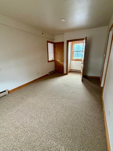 Dormitorio número 2 - 264 N Pleasant St