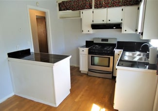 Building Photo - 425 14th Ave NW