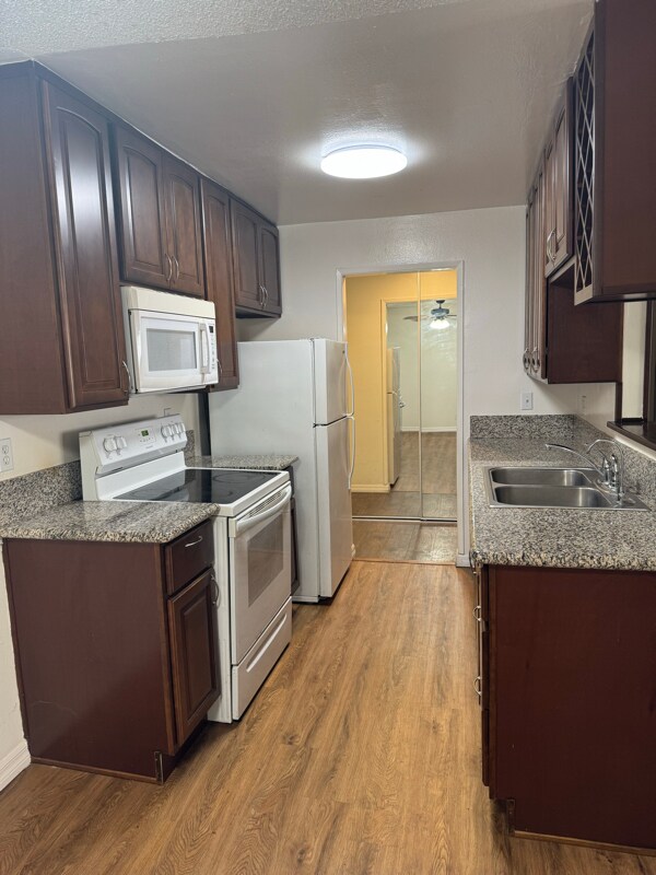 Foto principal - 215 N Belmont St