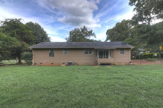Building Photo - 1446 Arnold St