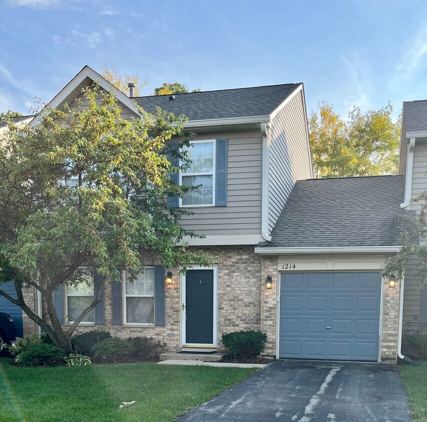 1214 N Village Dr, Round Lake Beach, IL 60073 Townhome Rentals in
