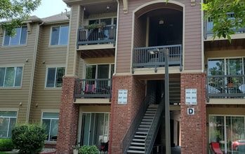 Building Photo - 2450 Windrow Dr