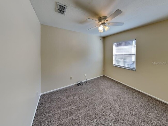 Foto del edificio - 8 Caswell Dr