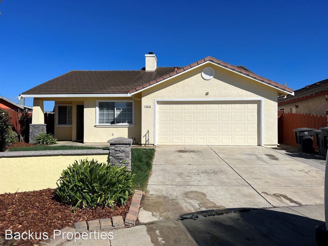Foto principal - 4 br, 2 bath House - 1266 Camarillo Ct.